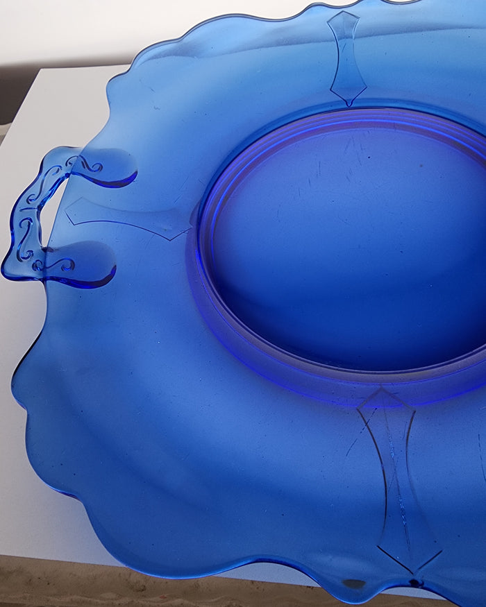L.E Smith Glass blue double shield bread tray Mt Pleasant pattern