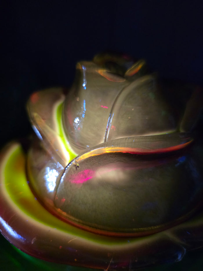 L.E Smith Glass red rose bowl with lid Glows