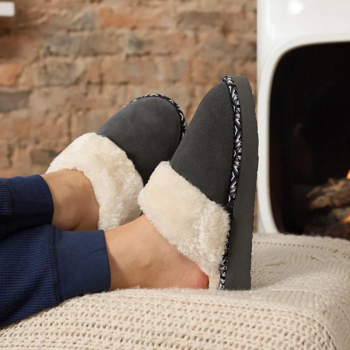 Minnetonka Cerise - Women's Slippers