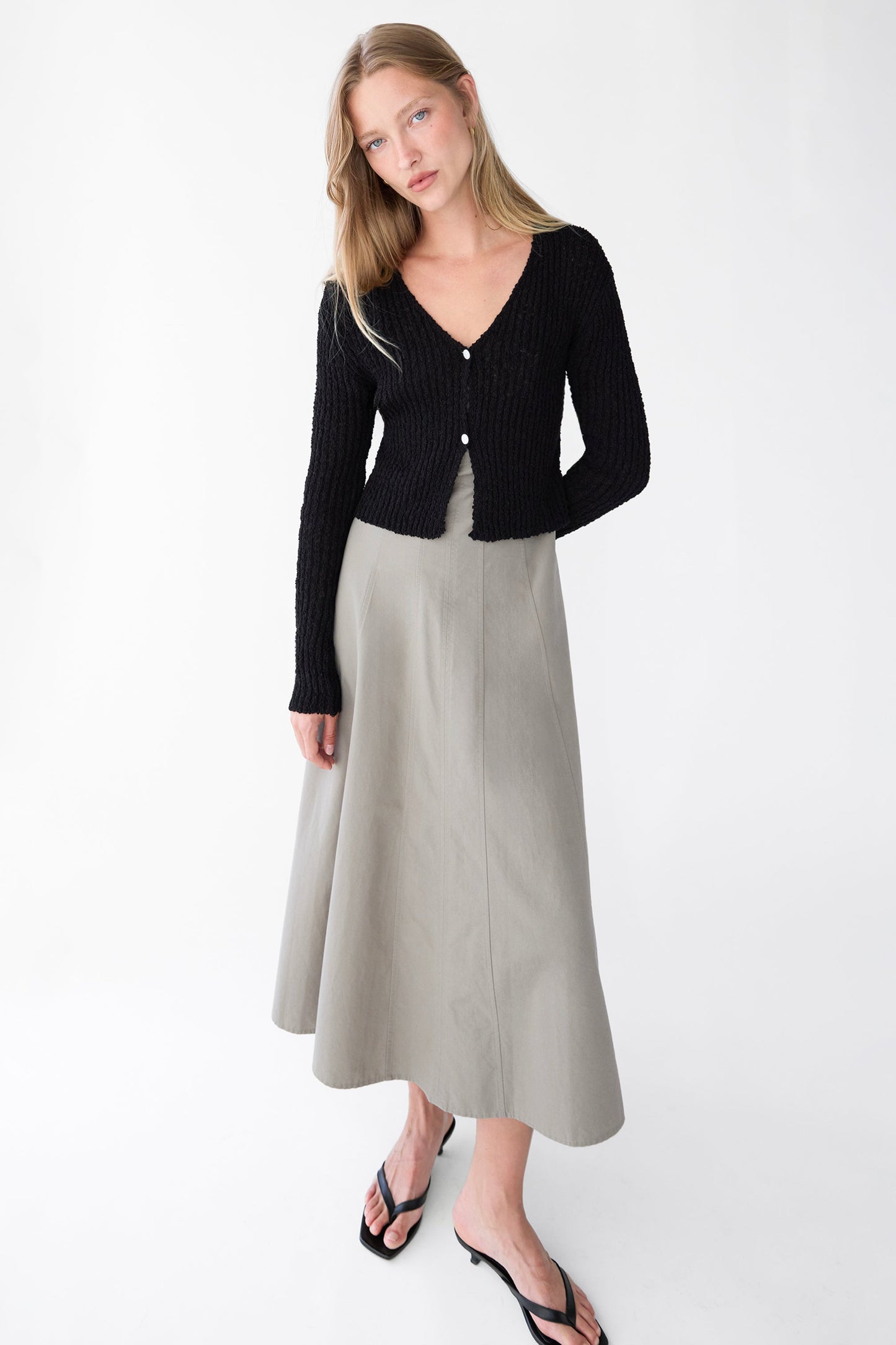 LIGHTWEIGHT KNIT CARDIGAN