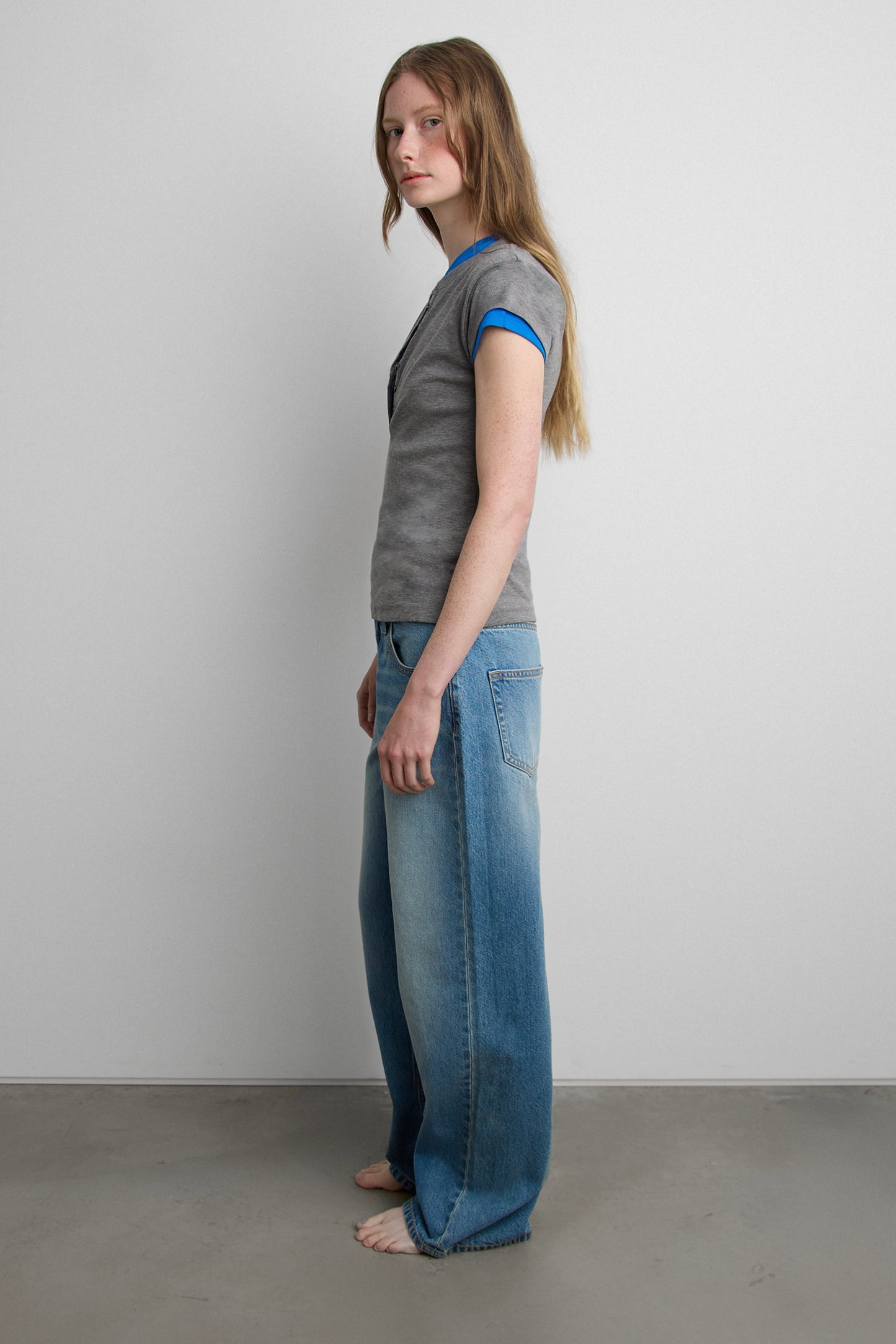 LOW RISE STRAIGHT LEG JEAN