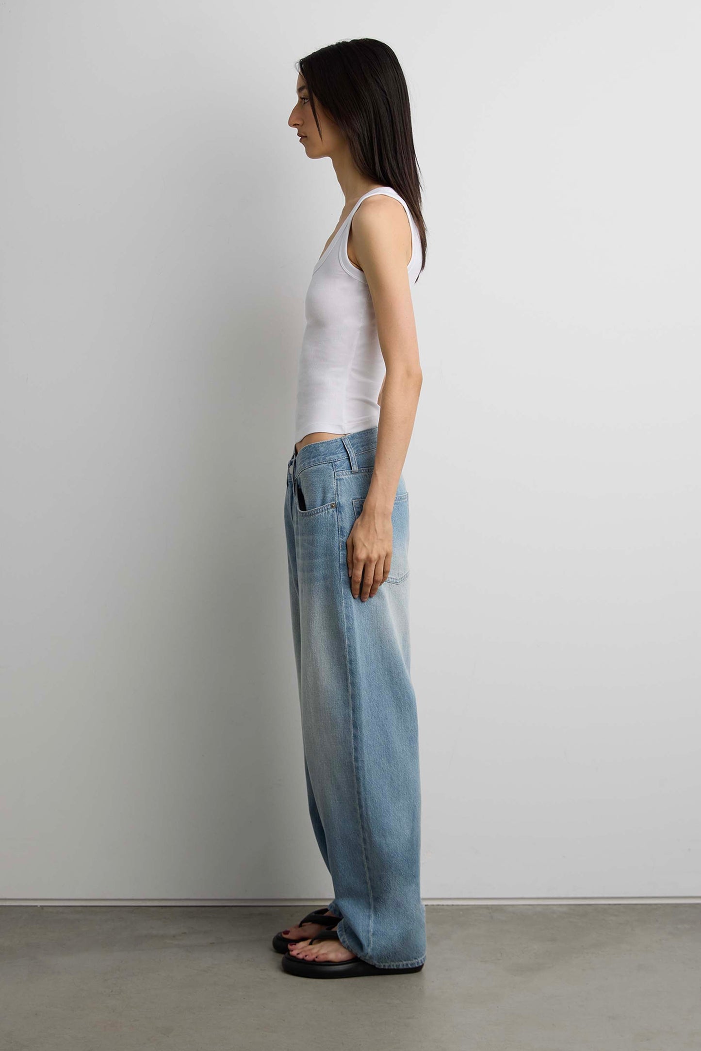 LINEN BLEND MID-RISE STRAIGHT LEG JEAN