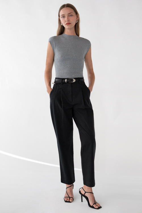 HIGH-RISE TAPERED PANT