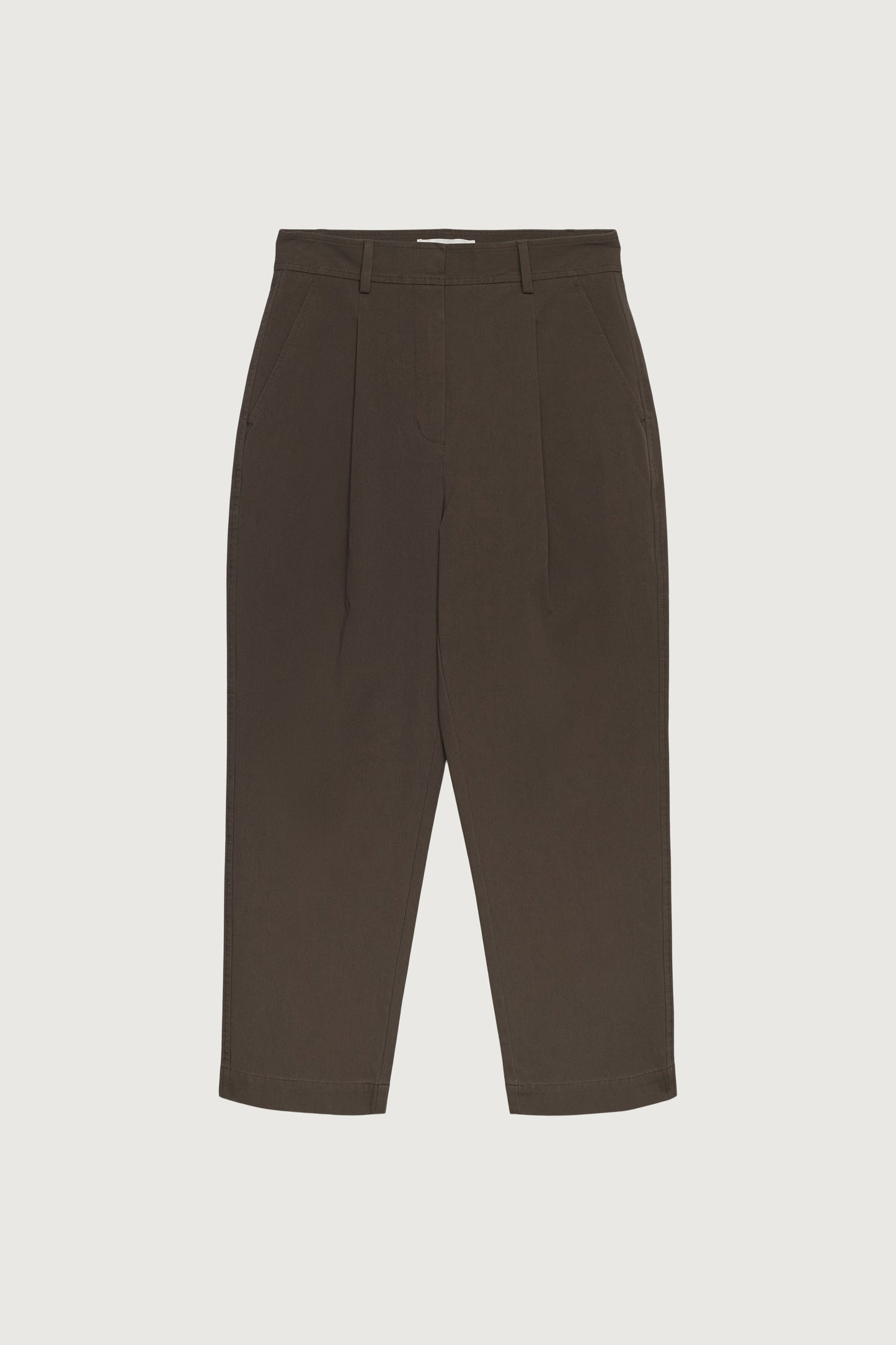 HIGH-RISE TAPERED PANT