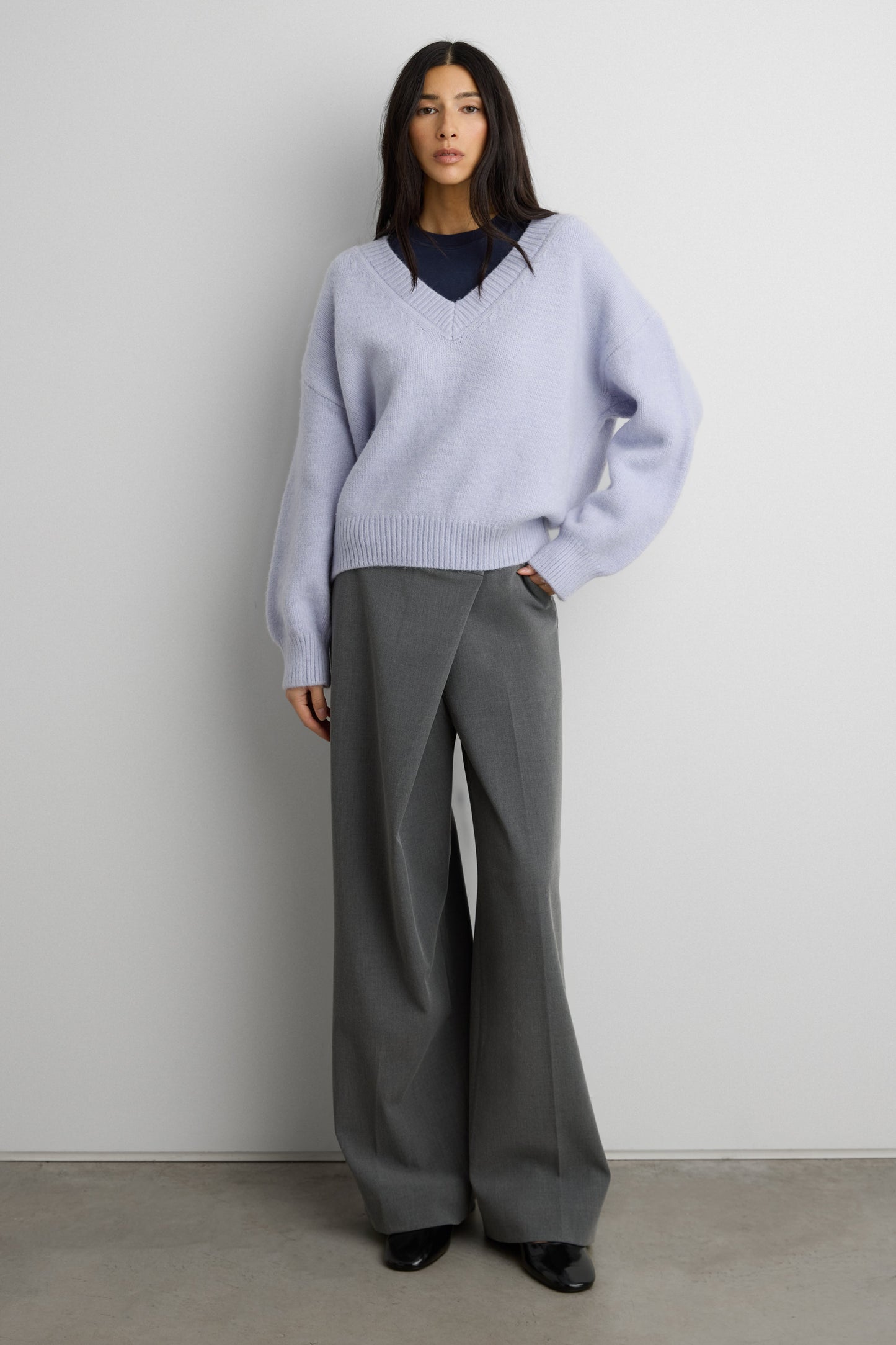RIBBED KNIT V-NECK SWEATER