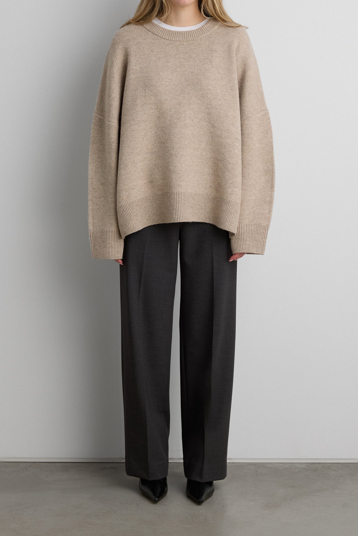 CREWNECK SWEATER