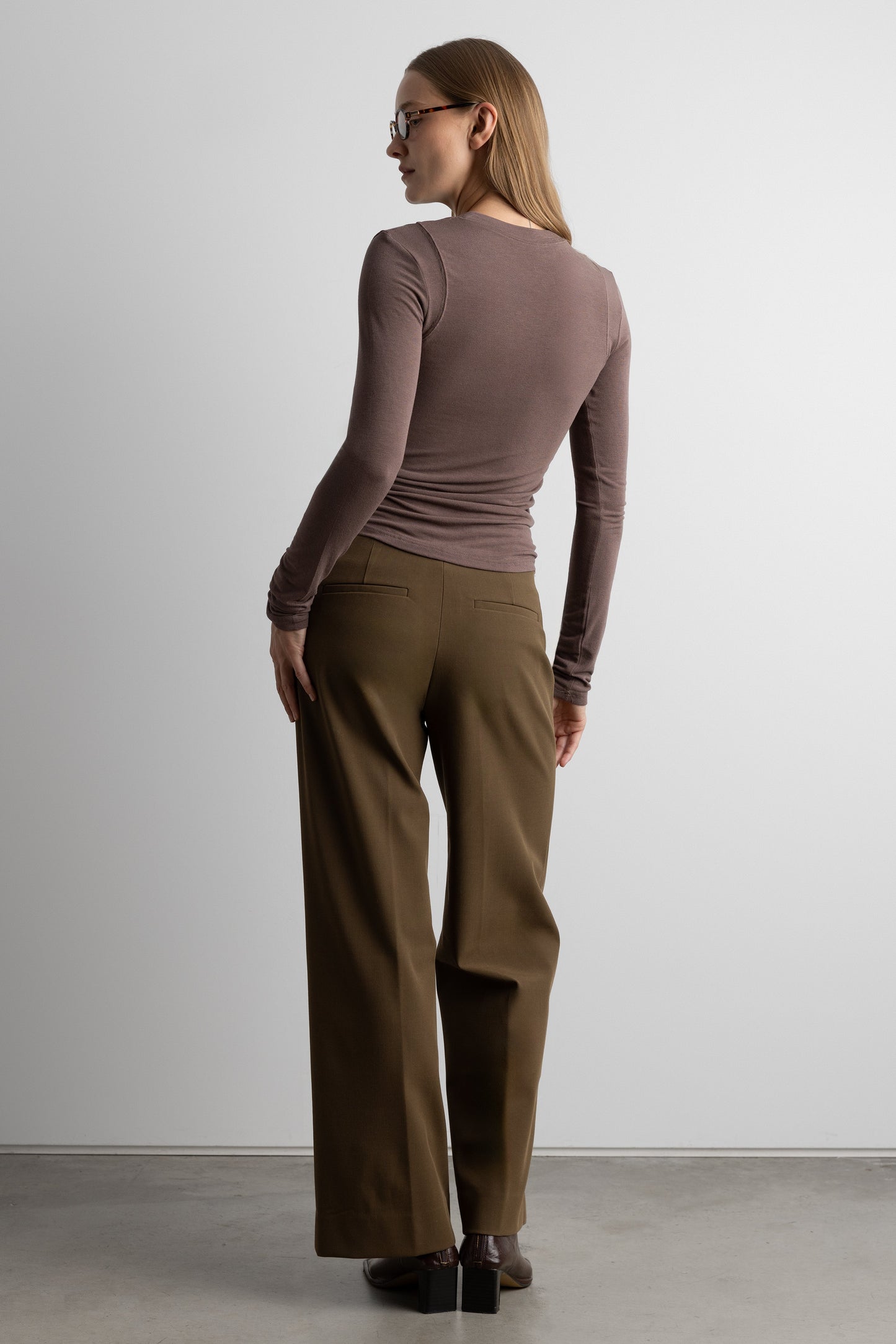 STITCHED SHOULDER LONG-SLEEVE T-SHIRT