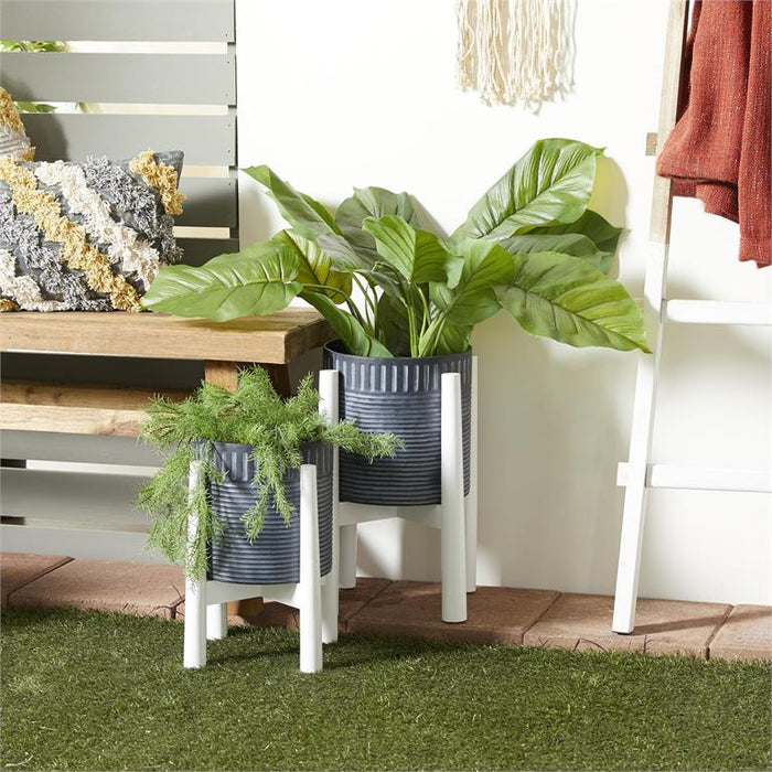 BLACK METAL MODERN PLANTER