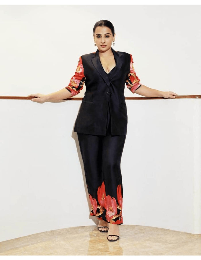 Frida Blazer - Celeb Pick
