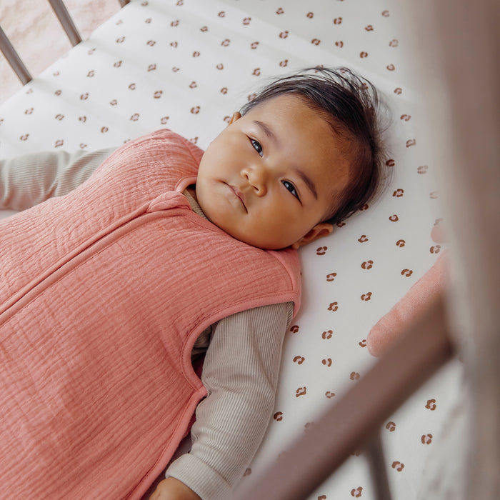 Meyco - Fitted Jersey Sheet - Soft Pink Mini Panther - Mabel & Fox