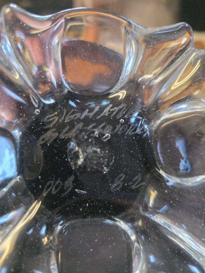 Signed art glass amethyst dish mug
