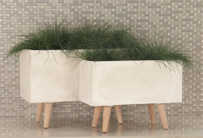WHITE FIBERCLAY INDOOR OUTDOOR PLANTER WITH WOOD LEGS
